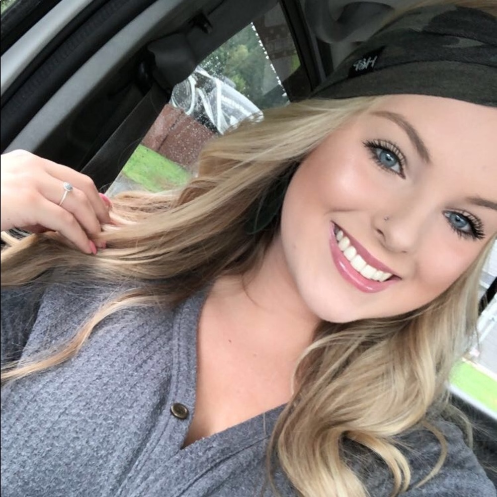 Meet your Posher, Savannah